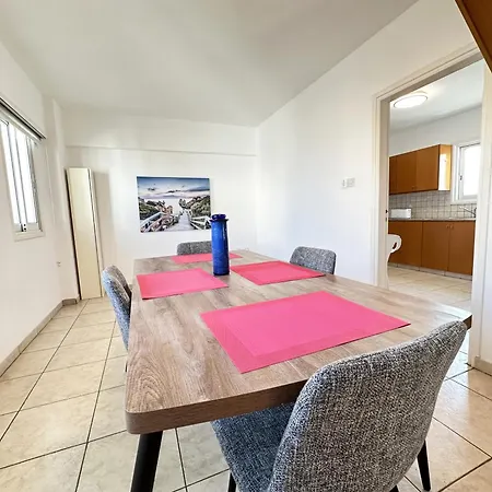 Serenity In The Sun - - Apartment Larnaka